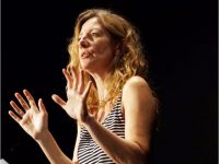 “Errori di base”, a Pisa lo spettacolo di Teresa Cinque che spopola sul web