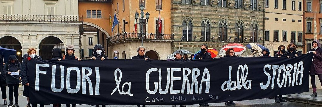A Pisa nuovo flash mob femminista contro la guerra